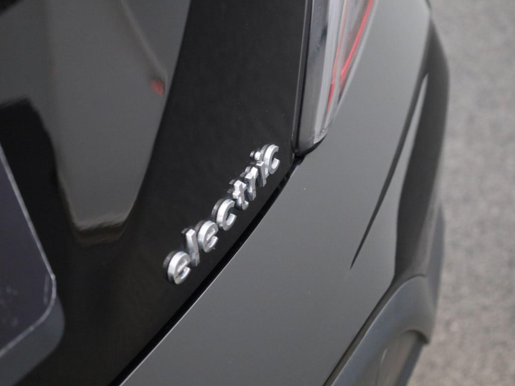 Hyundai Kona ev premium 64 kwh
