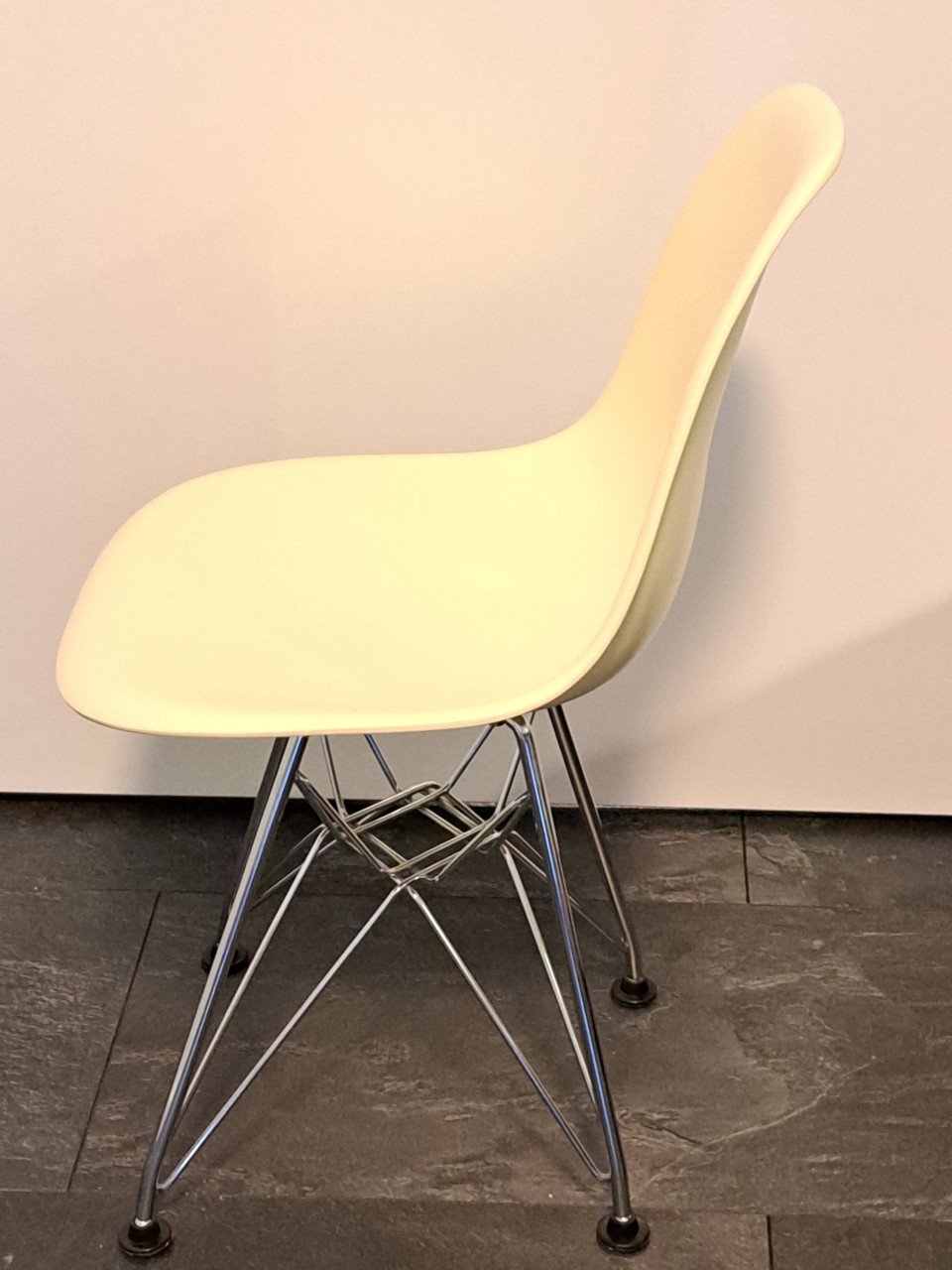 Mooi en stevig kinderstoel Eames DSR Junior