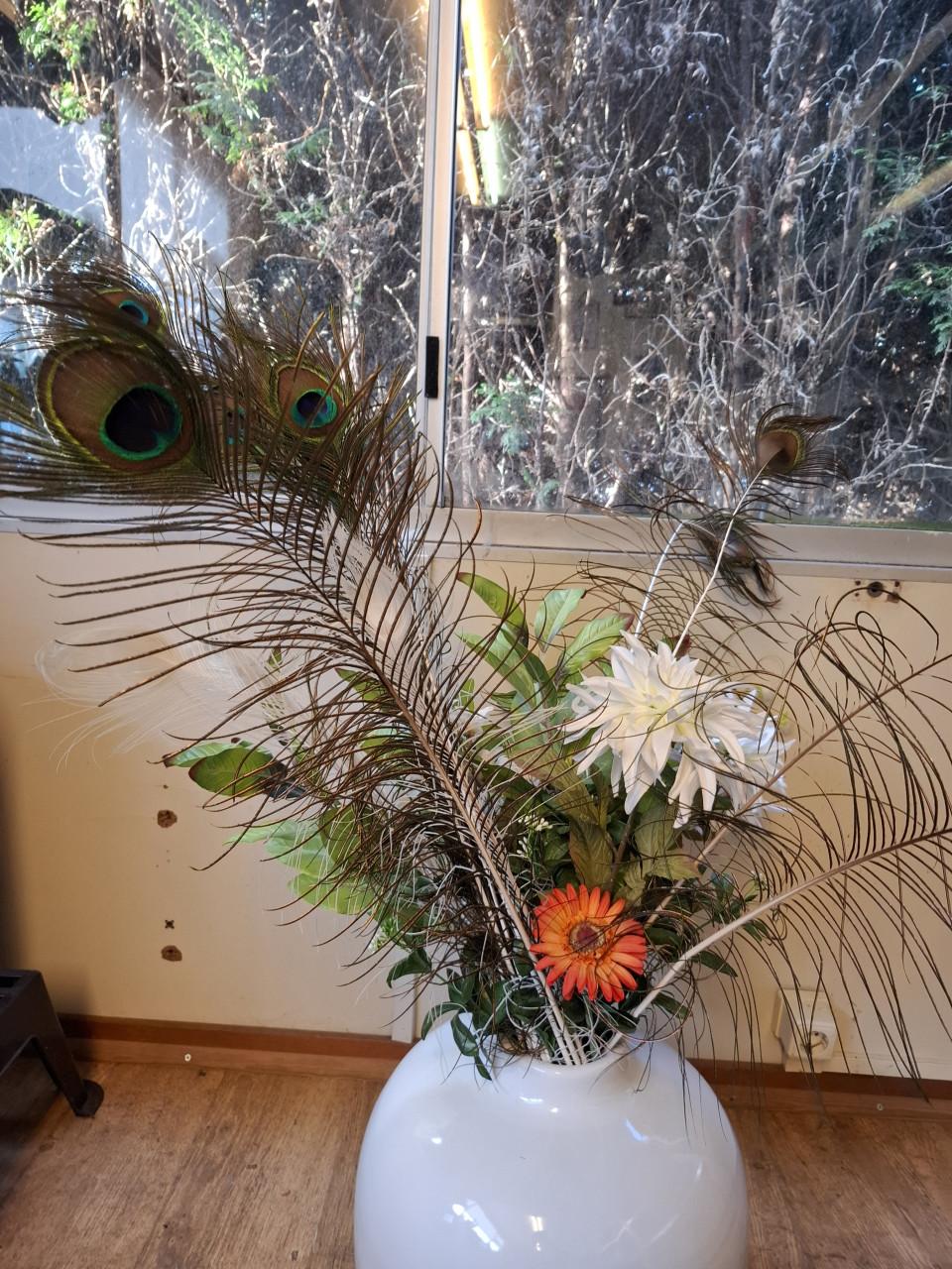 Grote vaas inclusief kunstbloemen