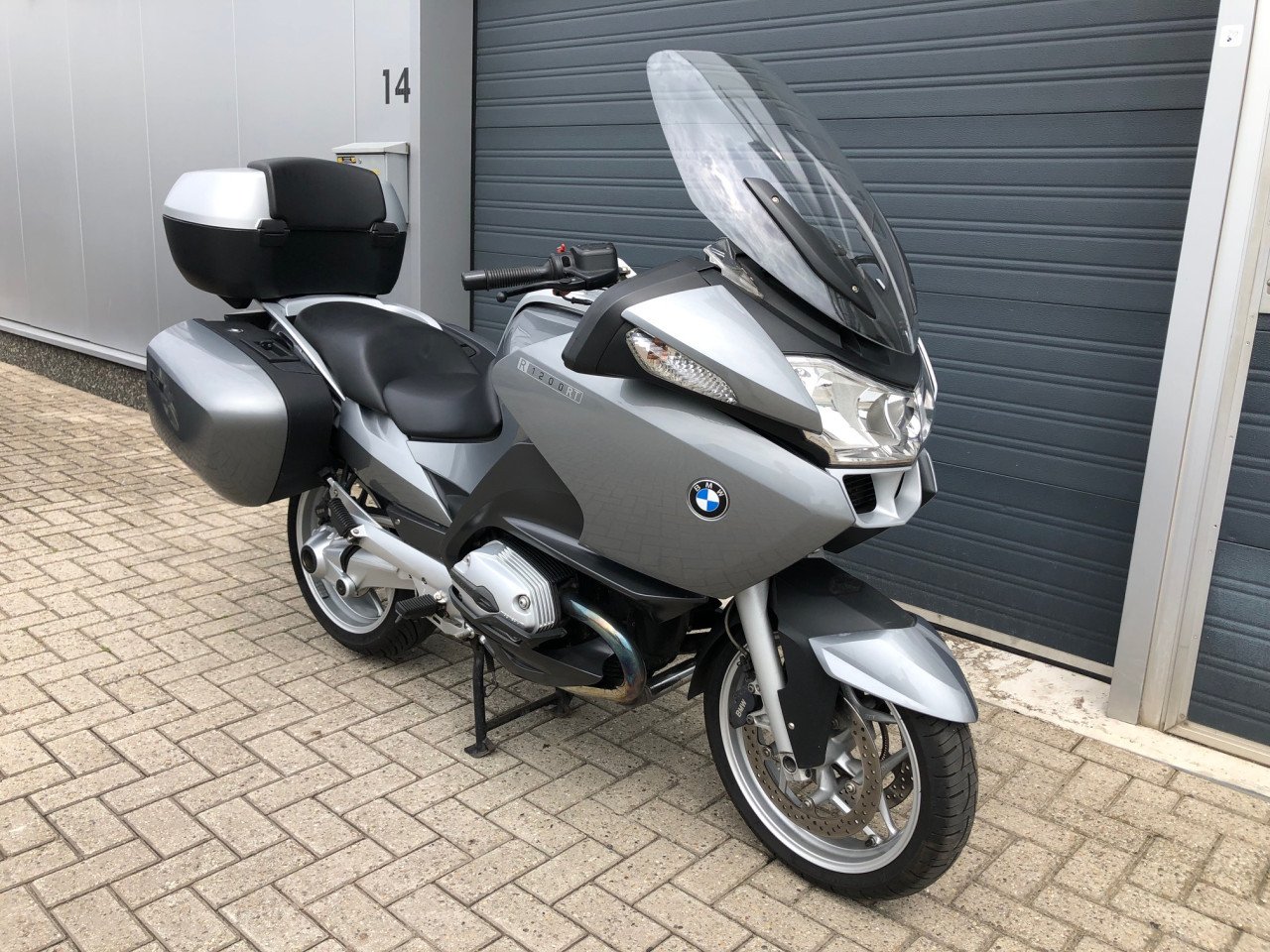 BMW R1200RT van 1e eigenaar met slechts 42 dkm, nieuwstaat €4850,-