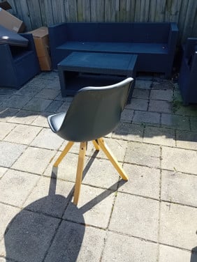 4 Zwarte eettafelstoelen