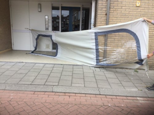 Base camp windscherm met 2 ramen ca. 5 m. lang