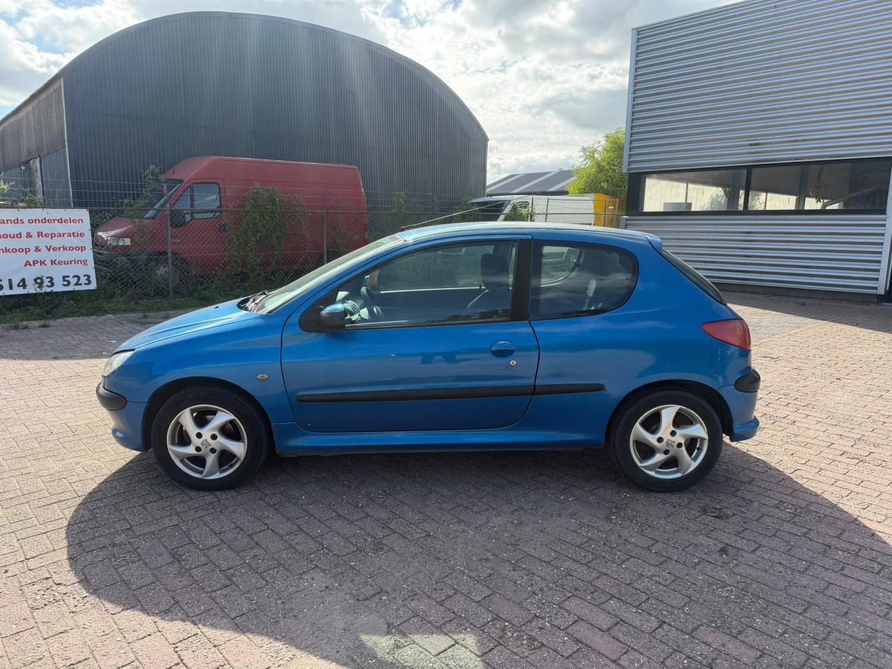 Peugeot 206 bj 2004  900 euro