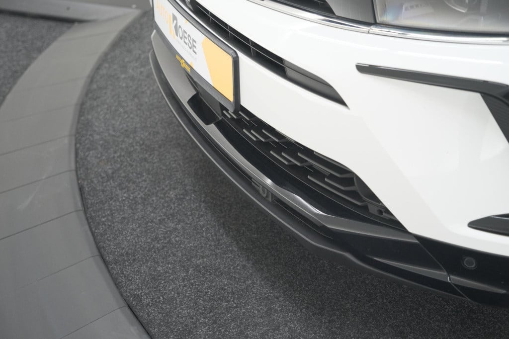 Opel Grandland turbo 130 at8 ultimate | camera | adaptieve cruise control |