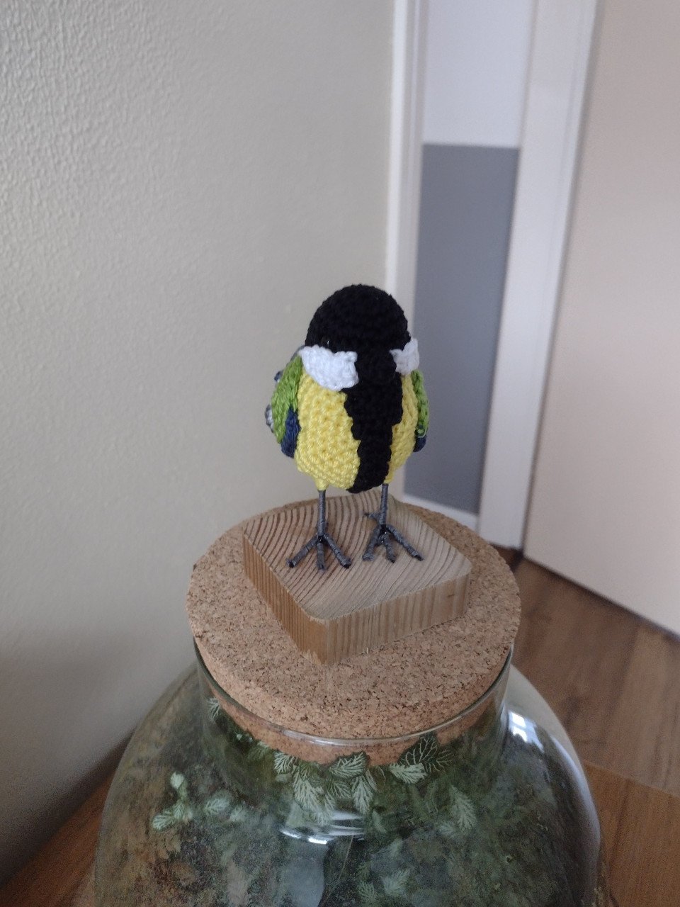 Gehaakte ijsvogel, roodborstje of koolmees