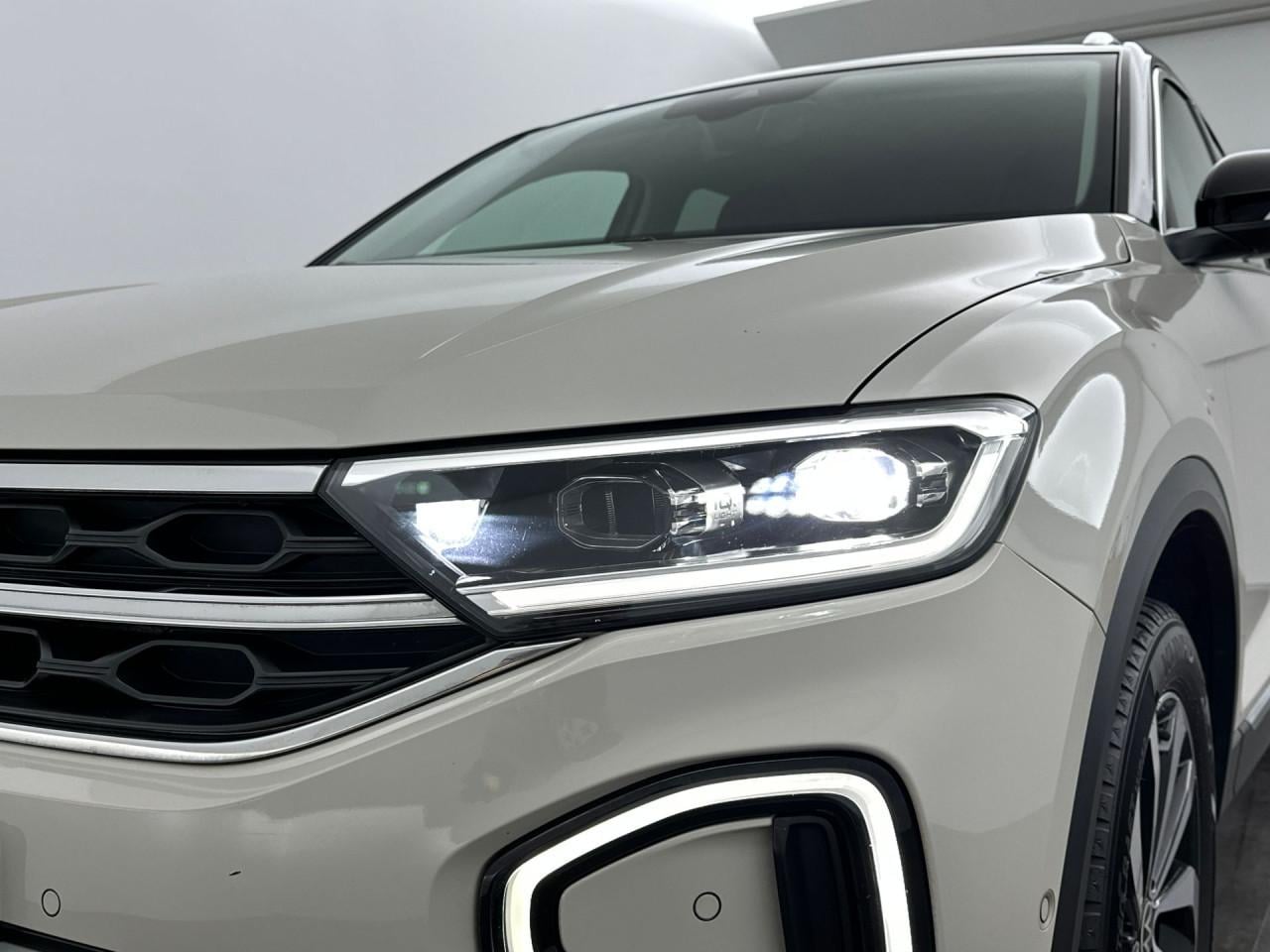 Volkswagen T-Roc 1.5 TSI - VIRTUAL COCKPIT - CARPLAY - 1E EIGENAAR