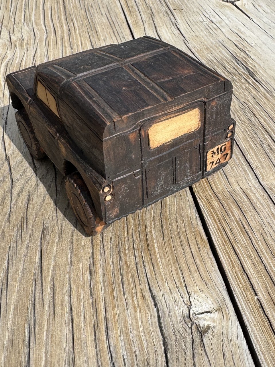 Land Rover modellen,  hout gesneden