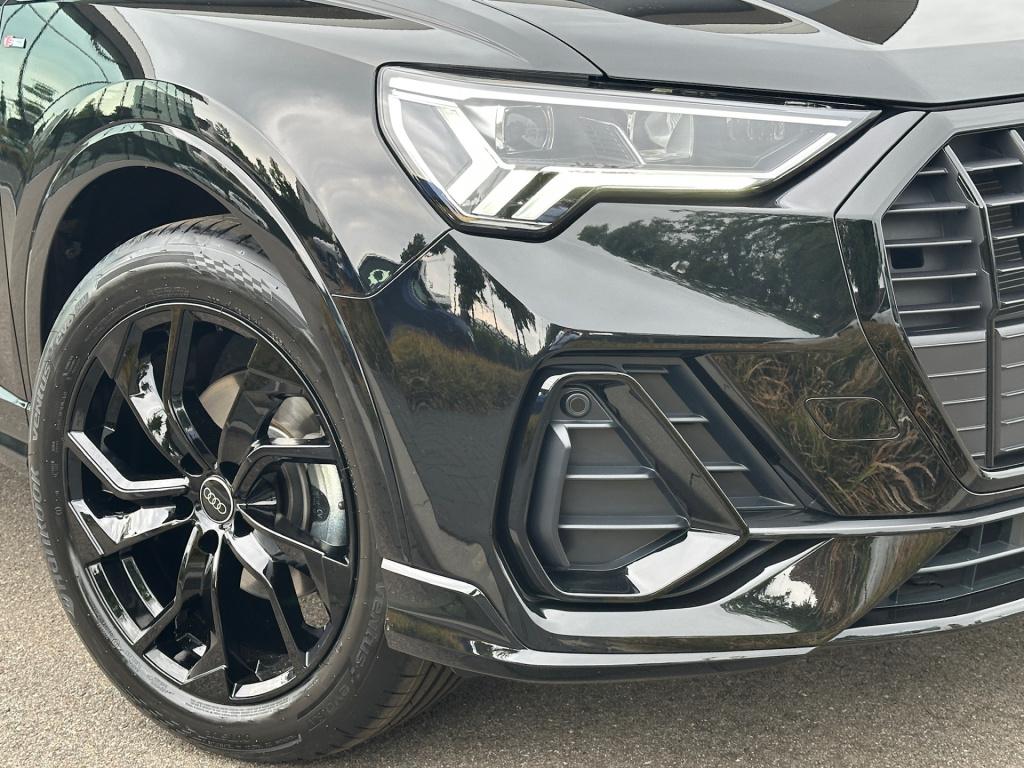 Audi Q3 35 tfsi s-line | panoramadak | zwart optiek | trekhaak | camera | e