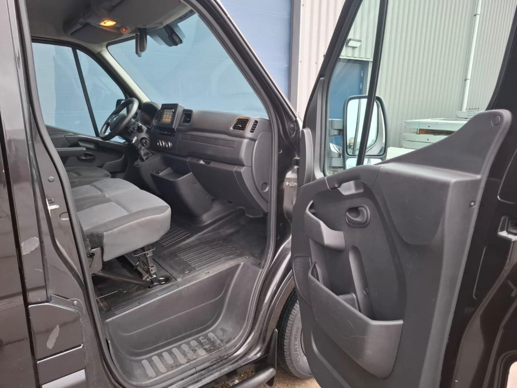 Renault Master t35 2.3 dci 180 l2h2 energy airco / cruise controle / camera