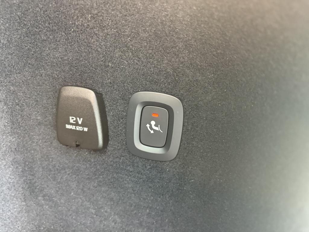 Volvo V60 2.0 b4 plus dark