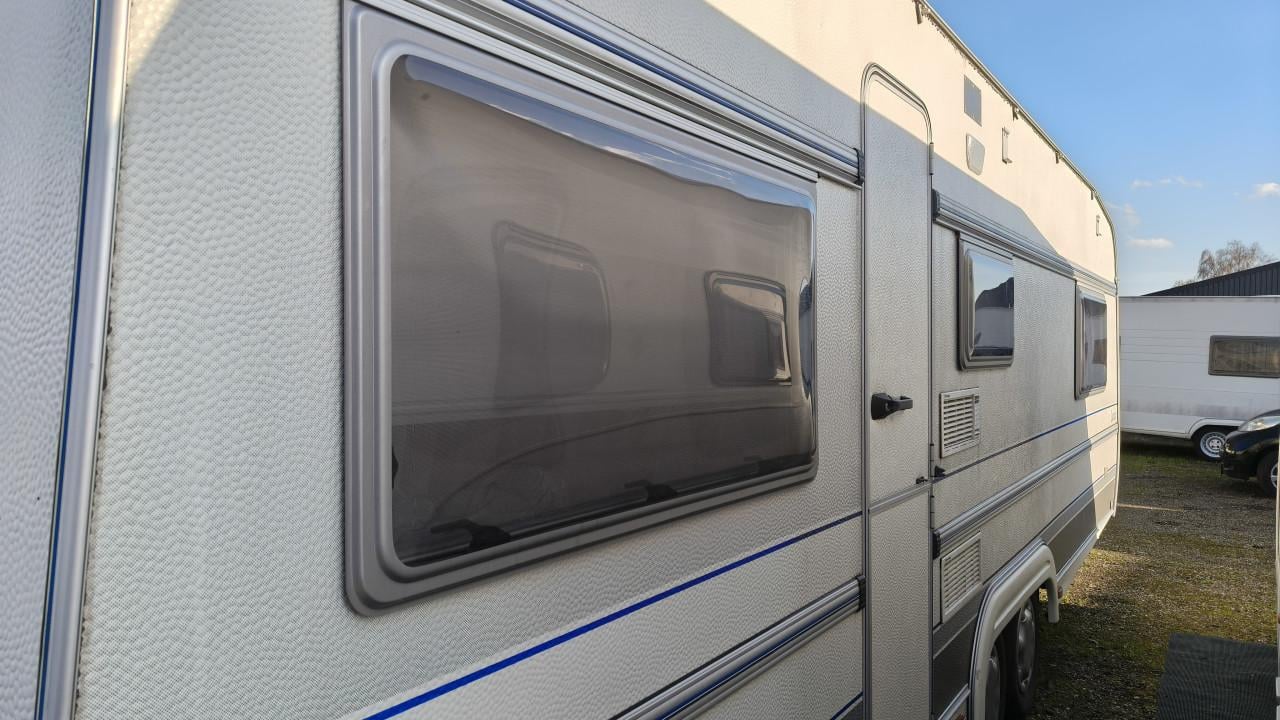 Weippert 655  2000 bj-  Ideale caravan voor seizoenplaats