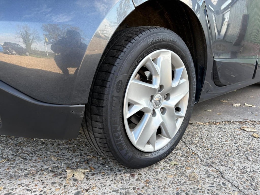 Renault Scenic 1.6 parisienne e85