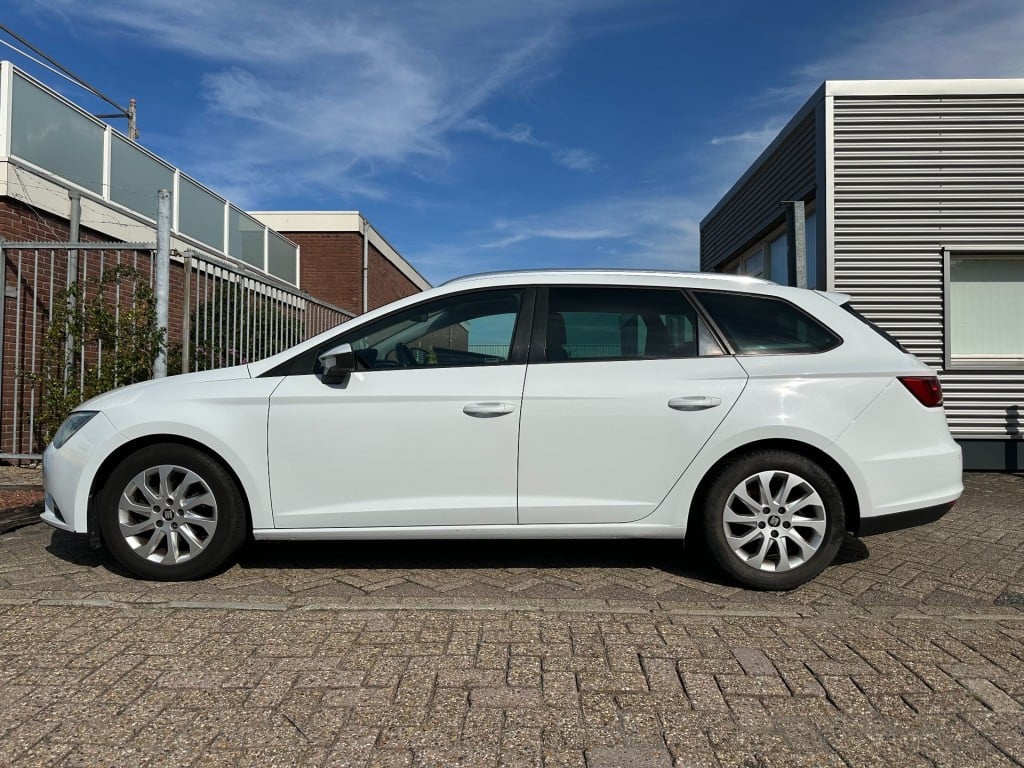 Seat Leon seat leon st 1.0 ecotsi style connect carplay camera dab+ led