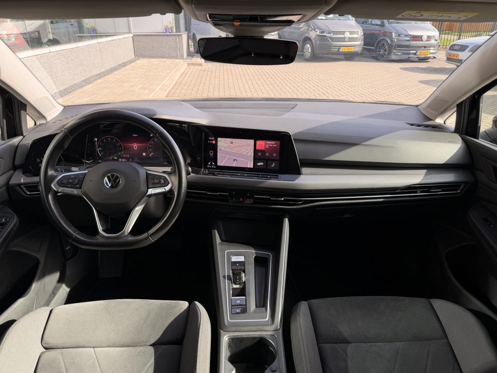 Volkswagen Golf 1.5 etsi 1st. edition 150pk | pano | acc | memory | massage