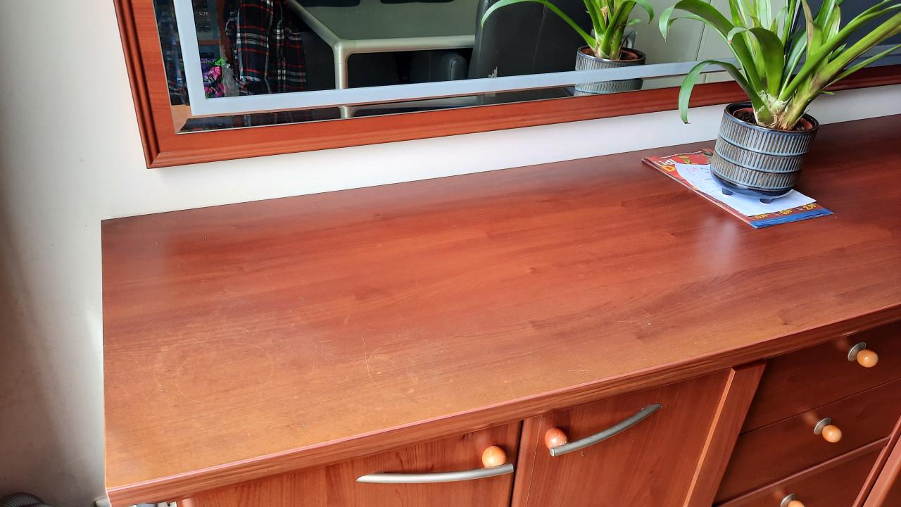 Dressoir met spiegel