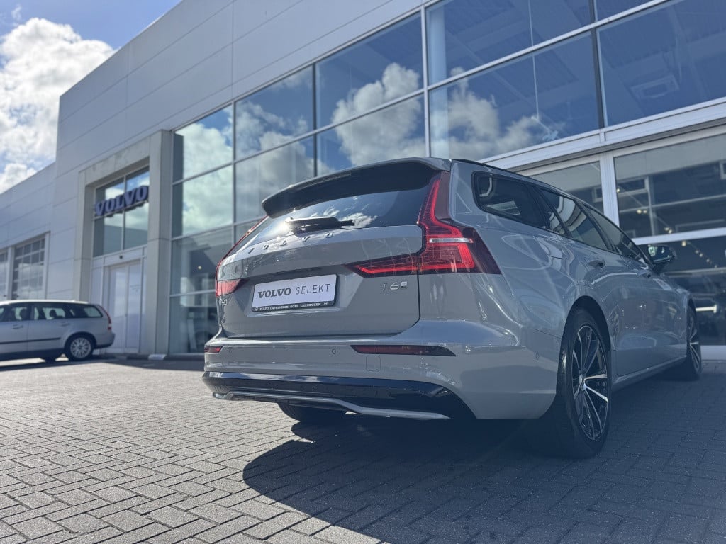 Volvo V60 t6 398pk recharge plus dark| panodak| adap.cruise| trekhaak| 36