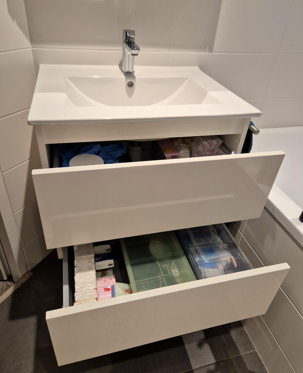 Badkamermeubel en spiegelkast