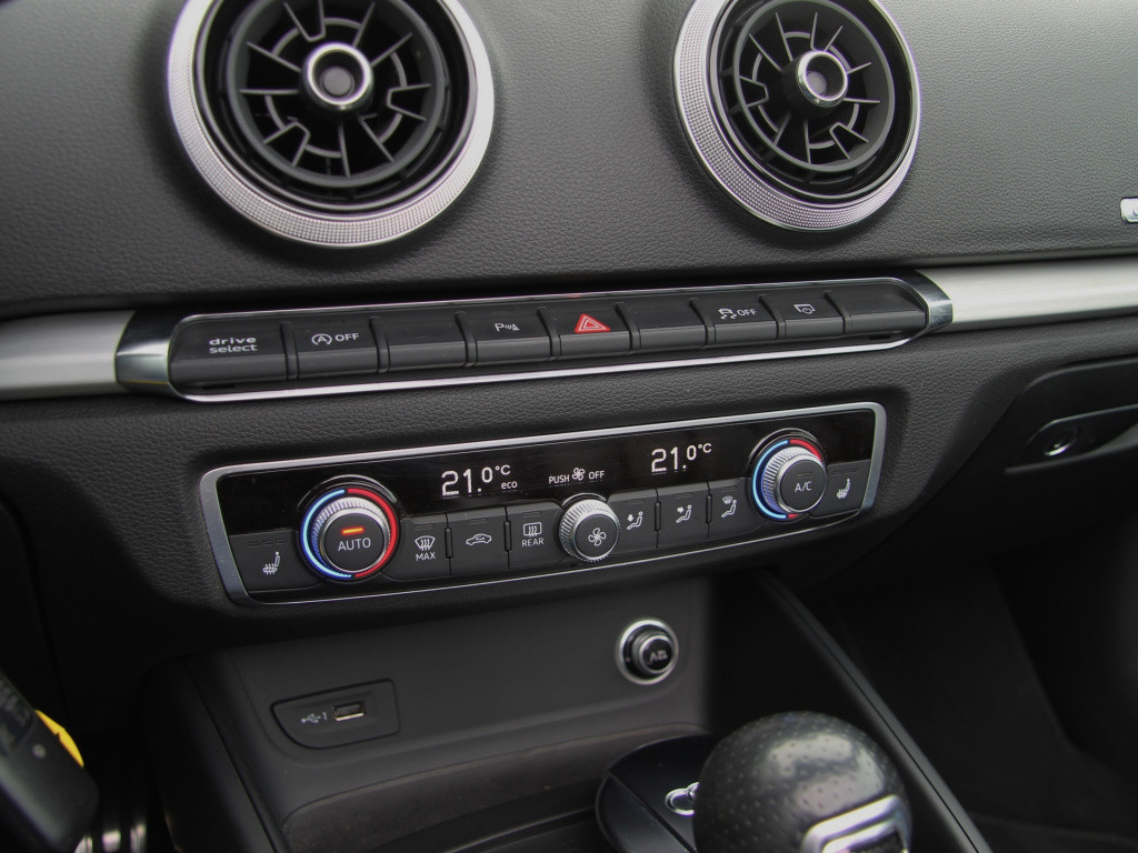 Audi A3 cabriolet 2.0tfsi 190pk quattro s-tronic | s-line | leder