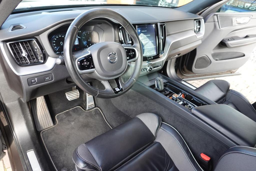 Volvo XC60 2.0 b5 r-design