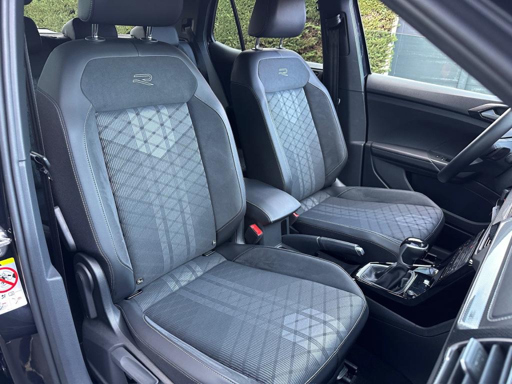 Volkswagen T-cross 1.5 tsi 150pk dsg r-line | black style | trekhaak | iq l