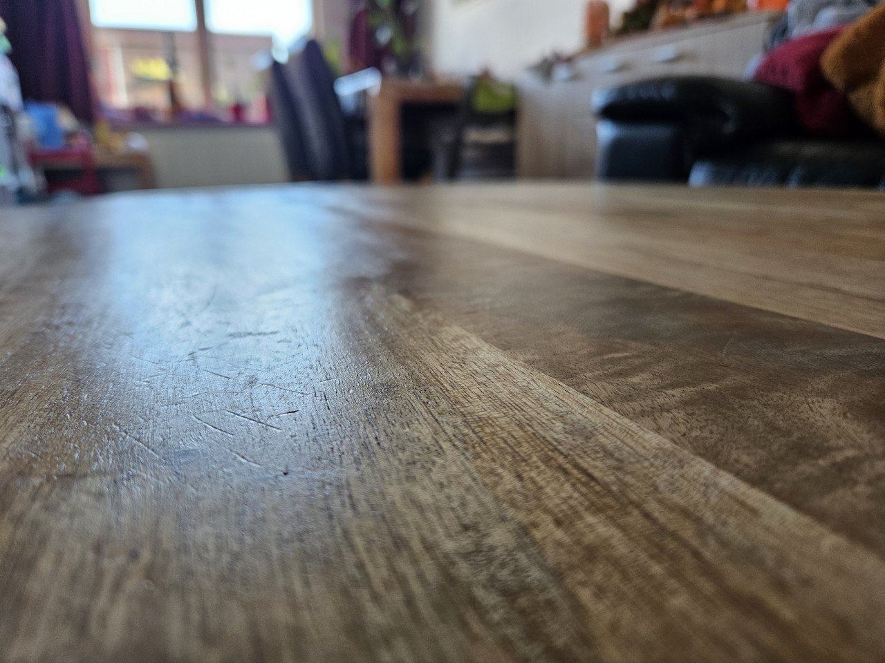 Mooie industriële mangohouten salontafel 90x43cm