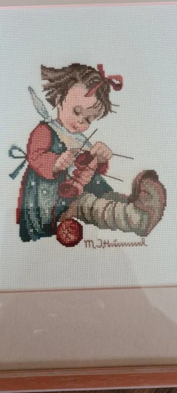 2 Hummel borduurwerken