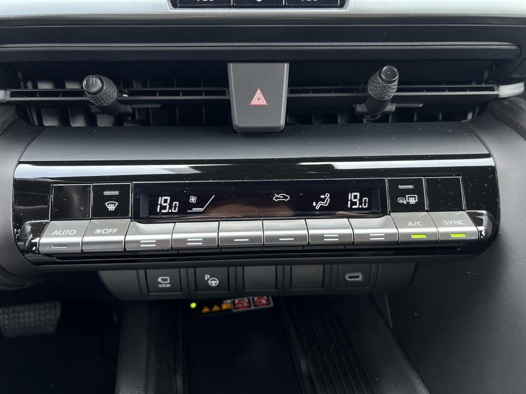 Toyota C-hr 1.8 hybr 140 first edition | nl auto | dealer onderhouden |