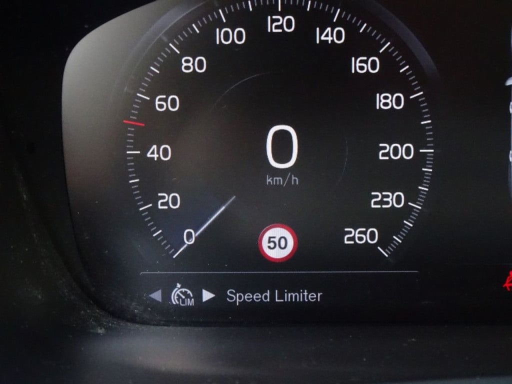 Volvo XC90 2.0 t8 twin engine awd momentum 7-persoons | pano