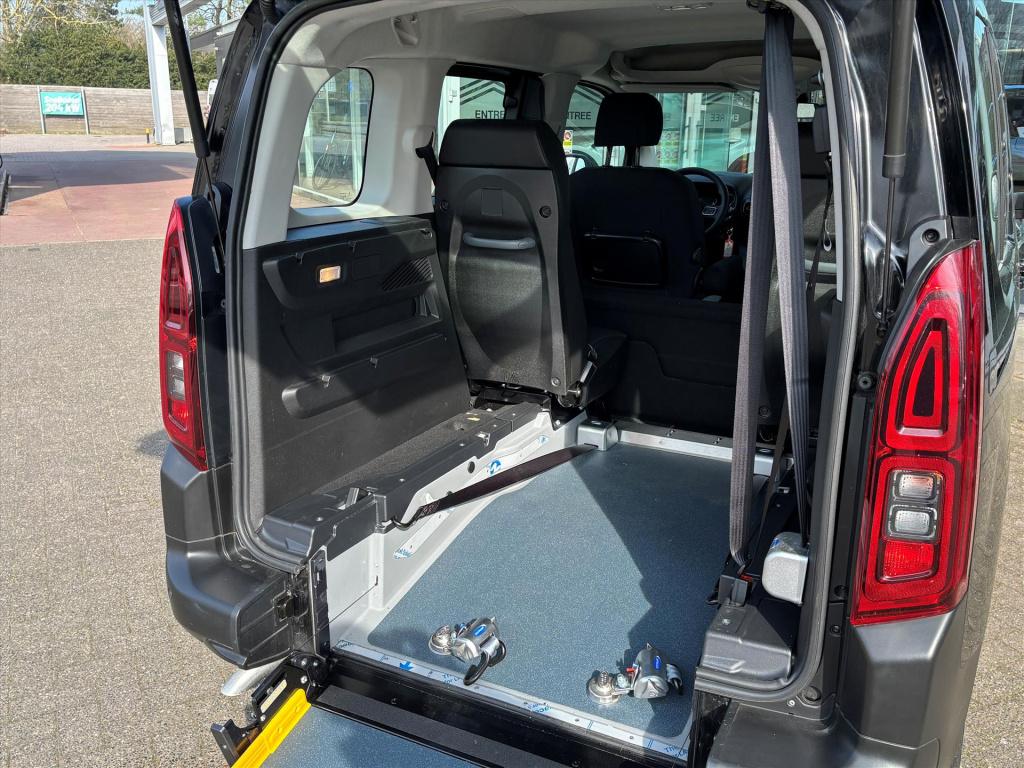 Citroen Berlingo combi 1.5 bluehdi 100pk l1| rolstoelauto 4+1| airco| cruis