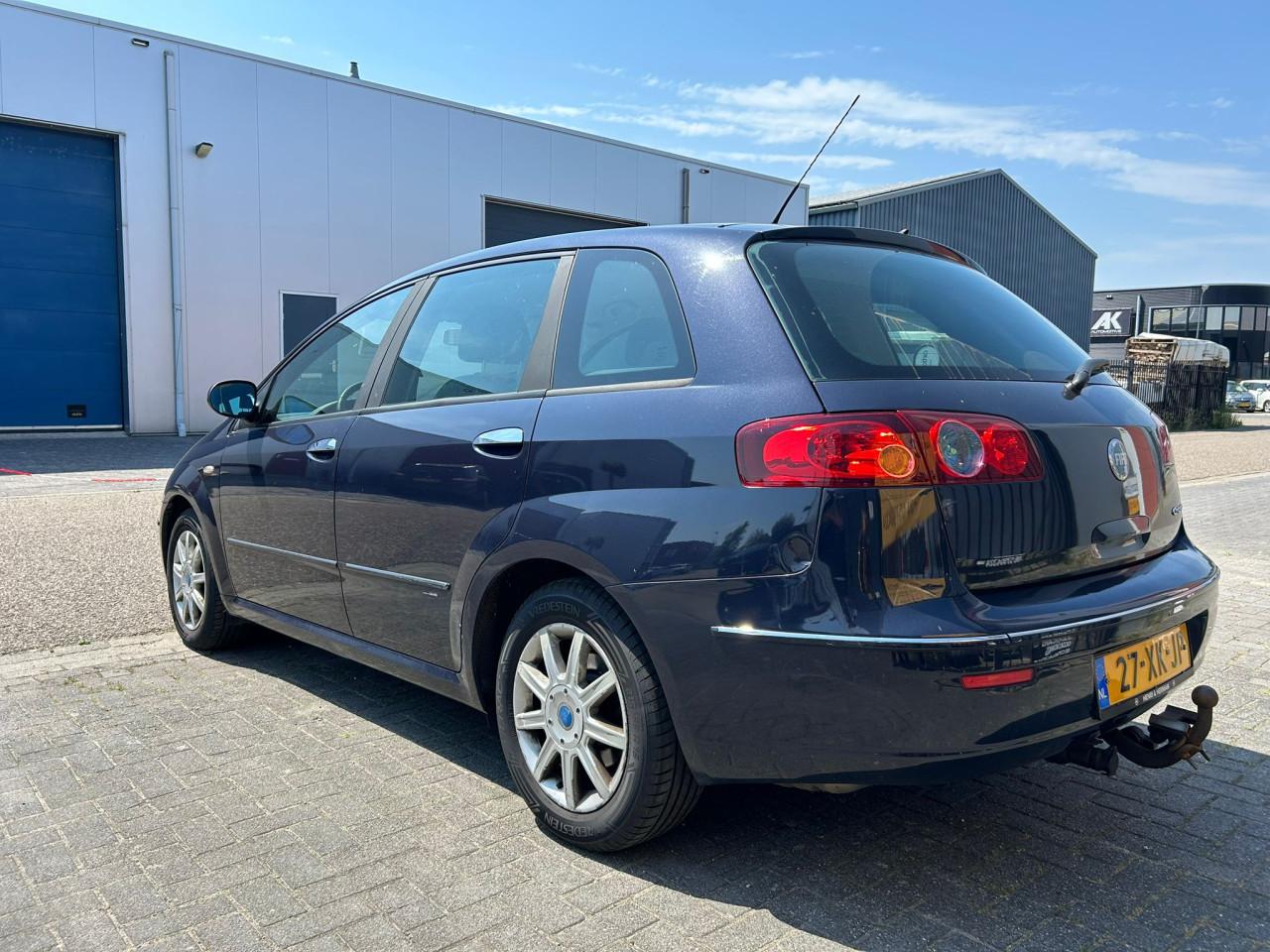 Fiat Croma 2.2- 16V Dynamic TOP AUTO/ Airco/ Cruise/ Alarm