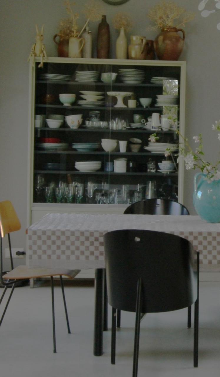 Prachtige vintage servies kast