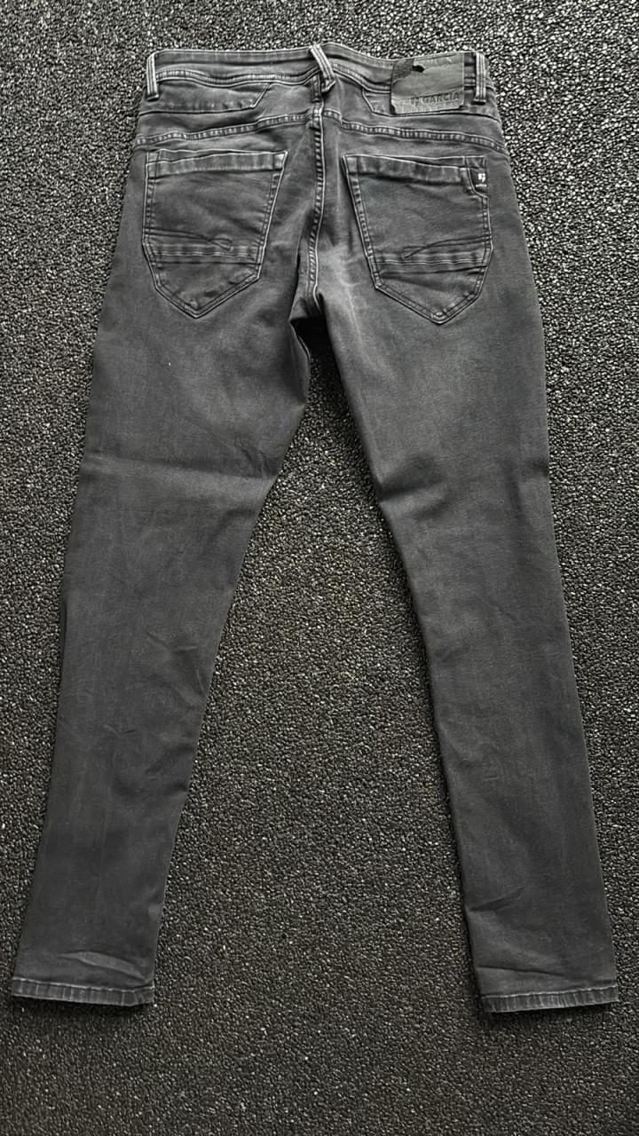 Zwarte jeans