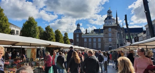 Maandag snuffelmarkt in Goes OOK spellen en puzzels!