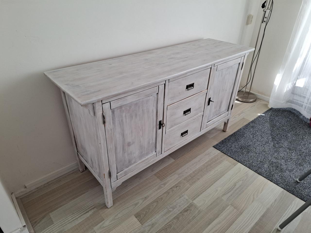 Mooi white wash dressoir