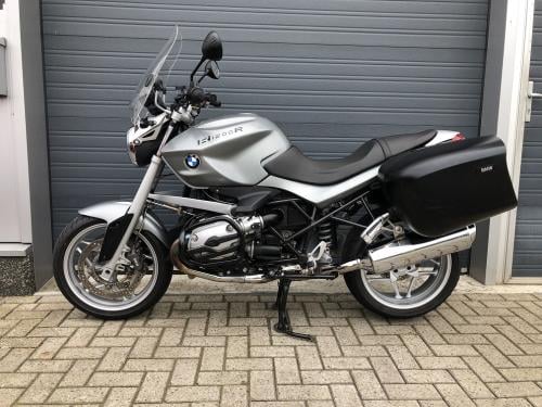 Mooie BMW R1200R uit 2007 met ABS, kofferset, valbeugel etc, rijklaar €4250