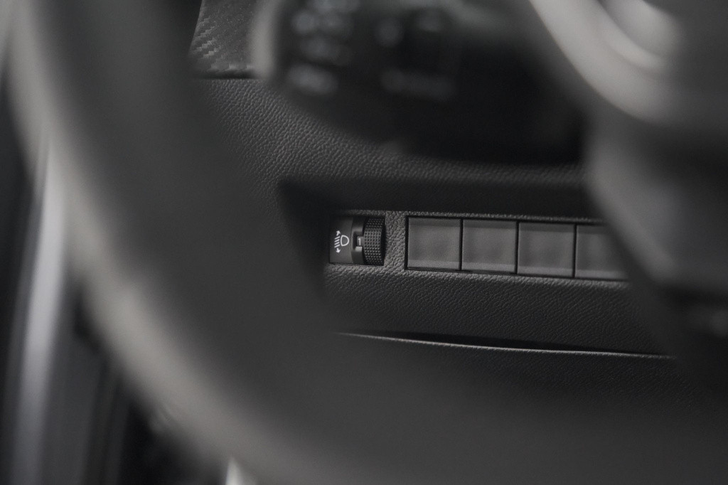 Peugeot 2008 puretech 100 allure | camera | navigatie | apple carplay | par
