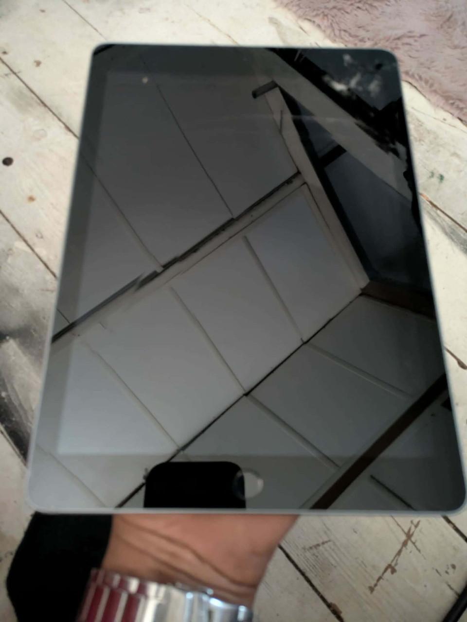 Samsung tab Note met pen . Samsung Tab.Dell cromebook .Ipad 11.