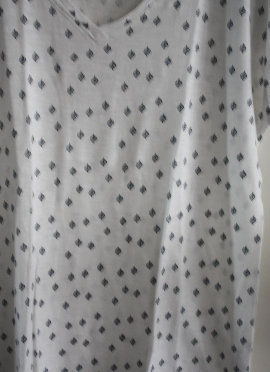 Wit me blaadjes  shirt maat s