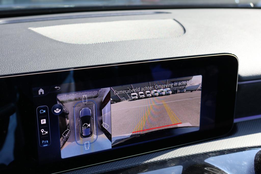 Mercedes-Benz A-Klasse 180 business solution amg i 2025 i panorama dak i mu