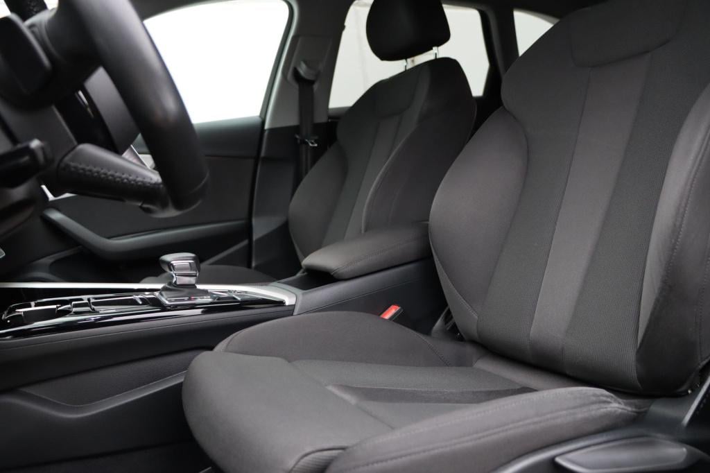 Audi A4 avant 35 tfsi launch edition business 150pk s-tronic