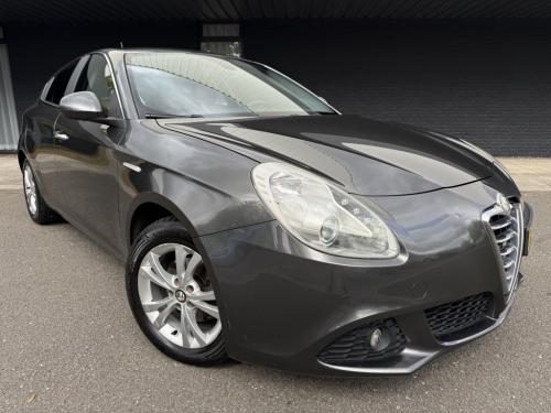 Alfa Romeo Giulietta 1.4 t distinctive - grote beurt + nieuwe distributie -