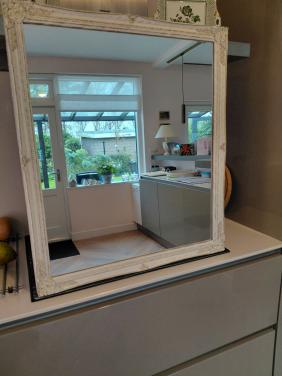 Spiegel met witte rand