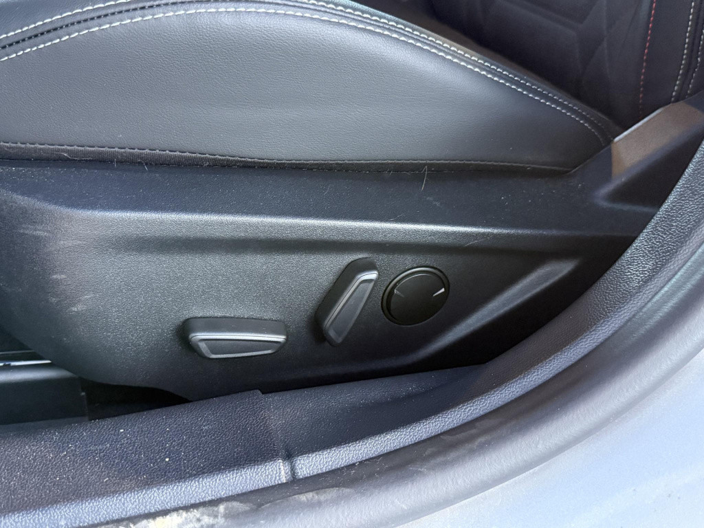 Ford Focus wagon 1.0 ecoboost hybrid st line x | leder interieur | draadloo