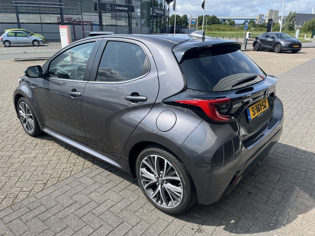 Toyota Yaris | net binnen | 1.5 hybrid executive | leer | head-up display |