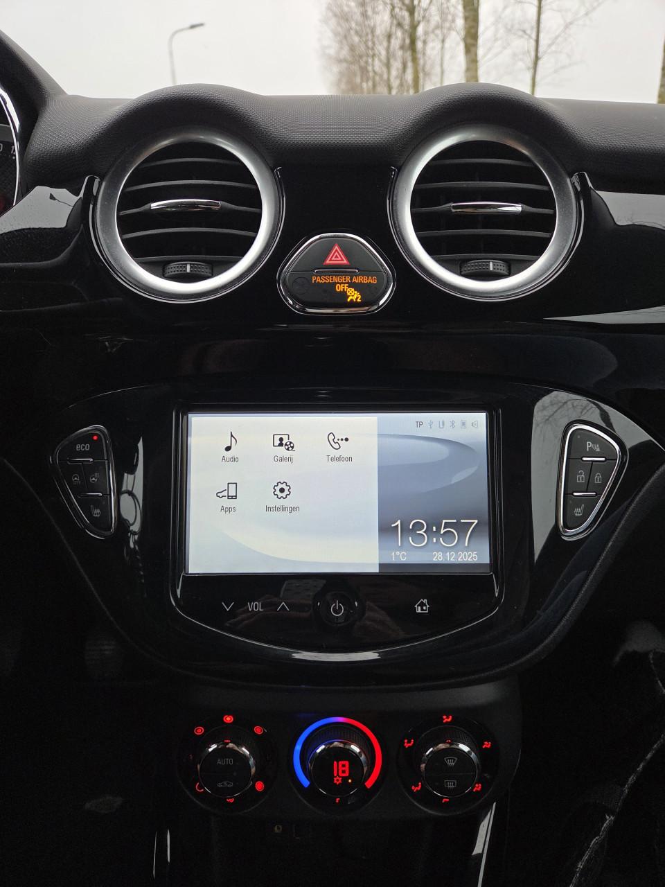 Mooie sportieve opel adam 1.0 turbo rocks 2015