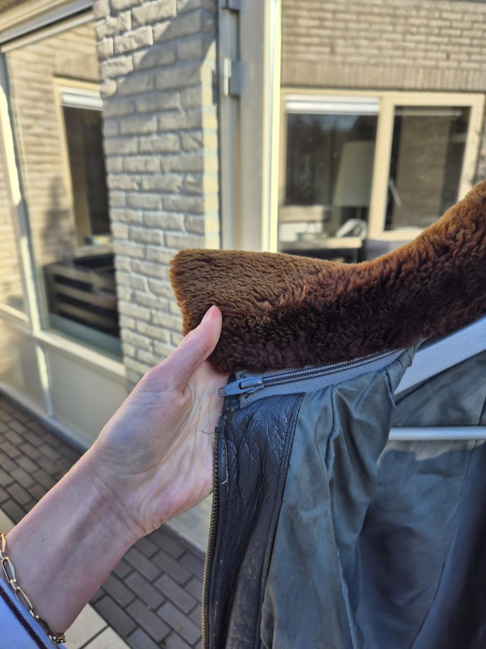 VintageLeren jas met bontkraag