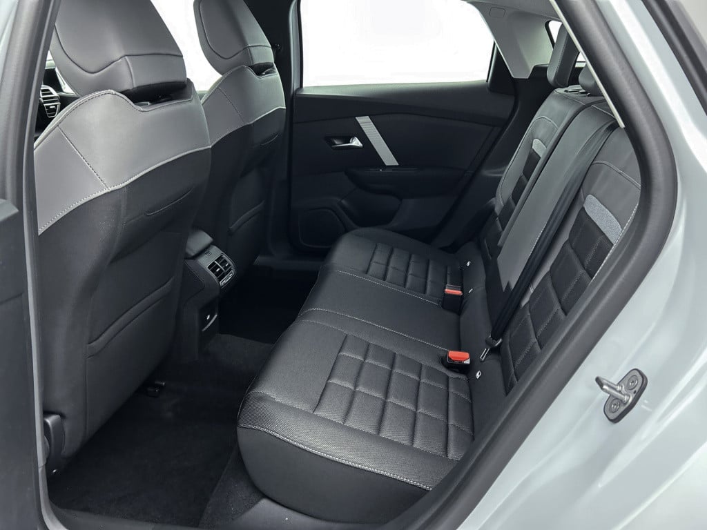 Citroen C4 hybrid 136pk automaat business private lease € 489,- pm - 48mnd 
