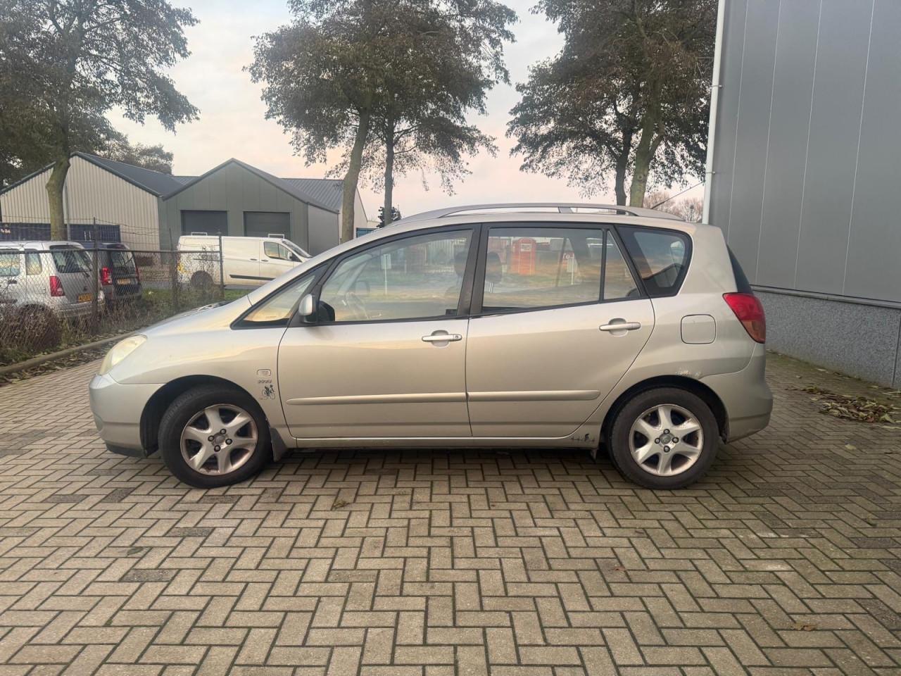 Toyota Corolla Verso 1.6 VVT-i Linea Luna