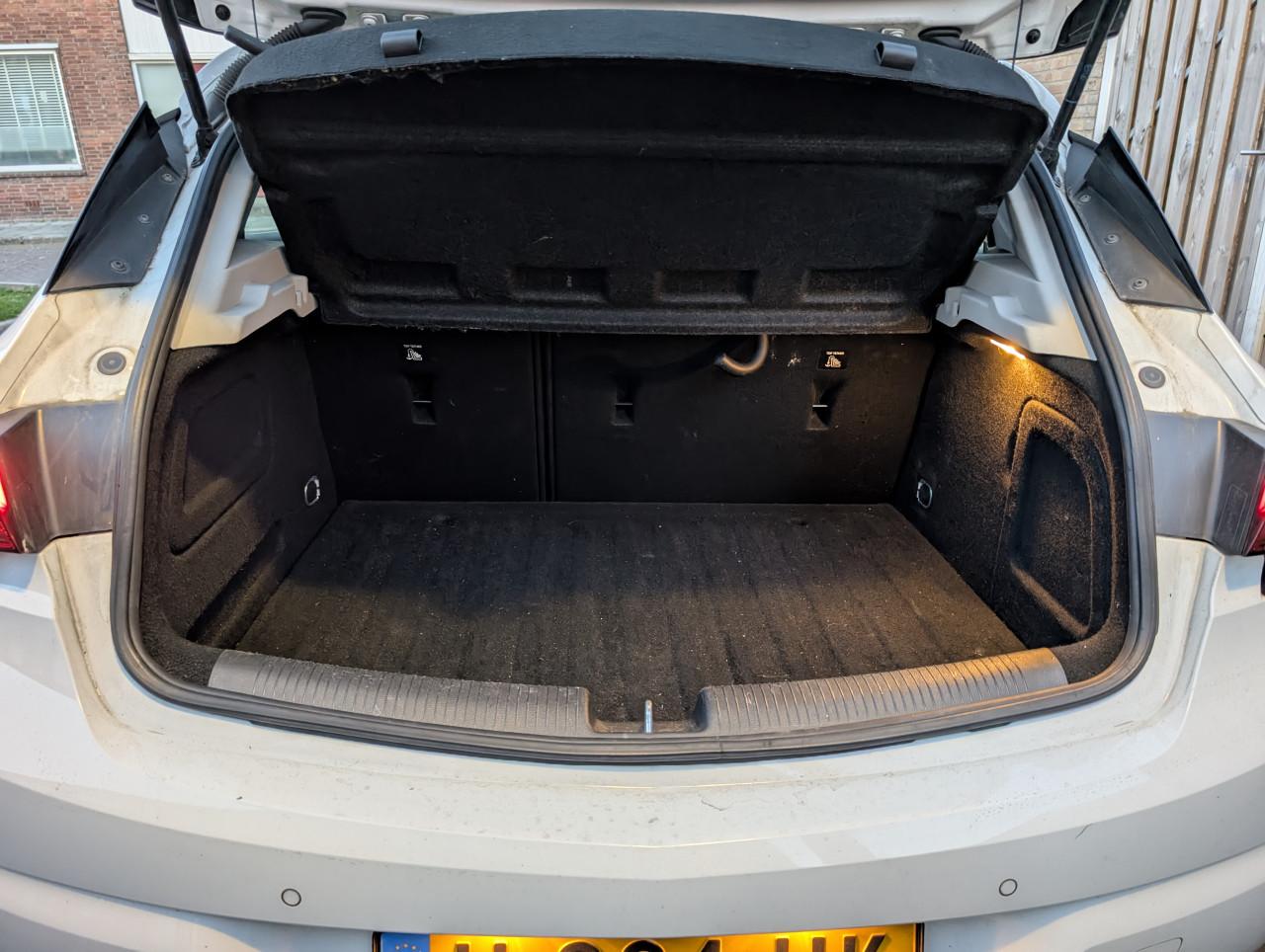 Opel Astra 1.6 Cdti 81KW 5D 2017 Wit met trekhaak