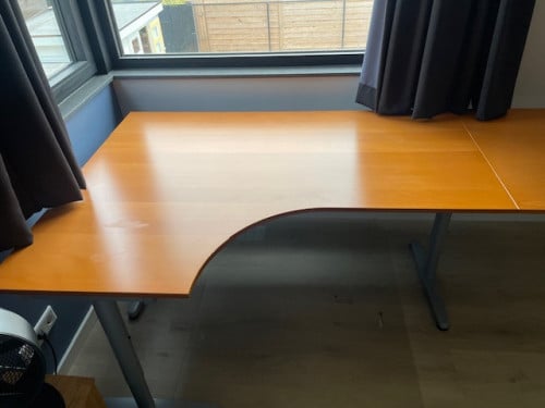 Hoek Bureau 220x120cm, stijlvol design.  Hoogte verstelbaar
